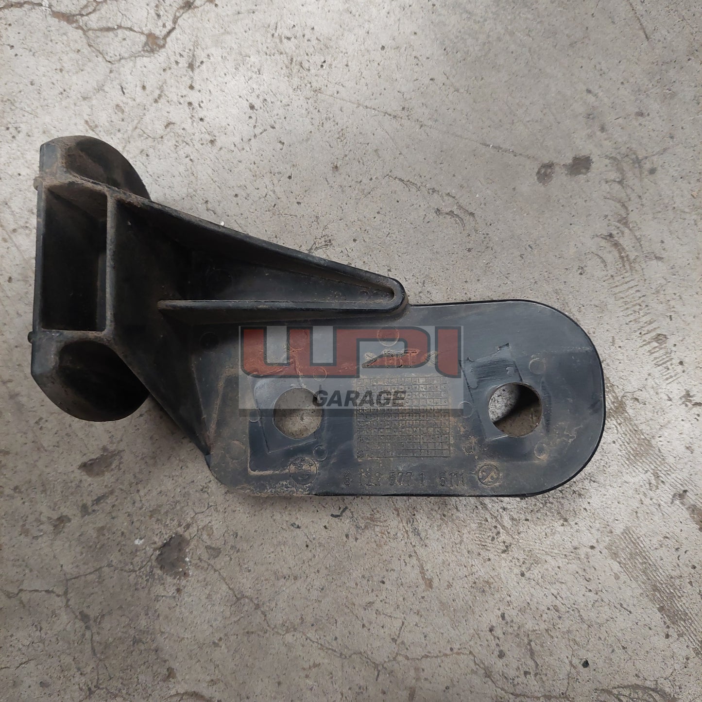 BMW E36 Front bumper support mount bracket Left 51118122577