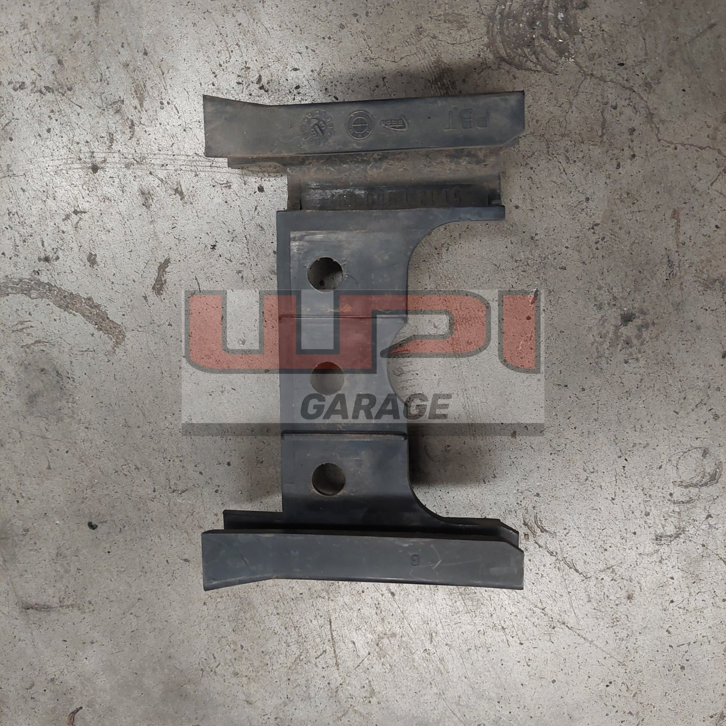 BMW E36 Rear bumper support mount bracket Left 51121960697