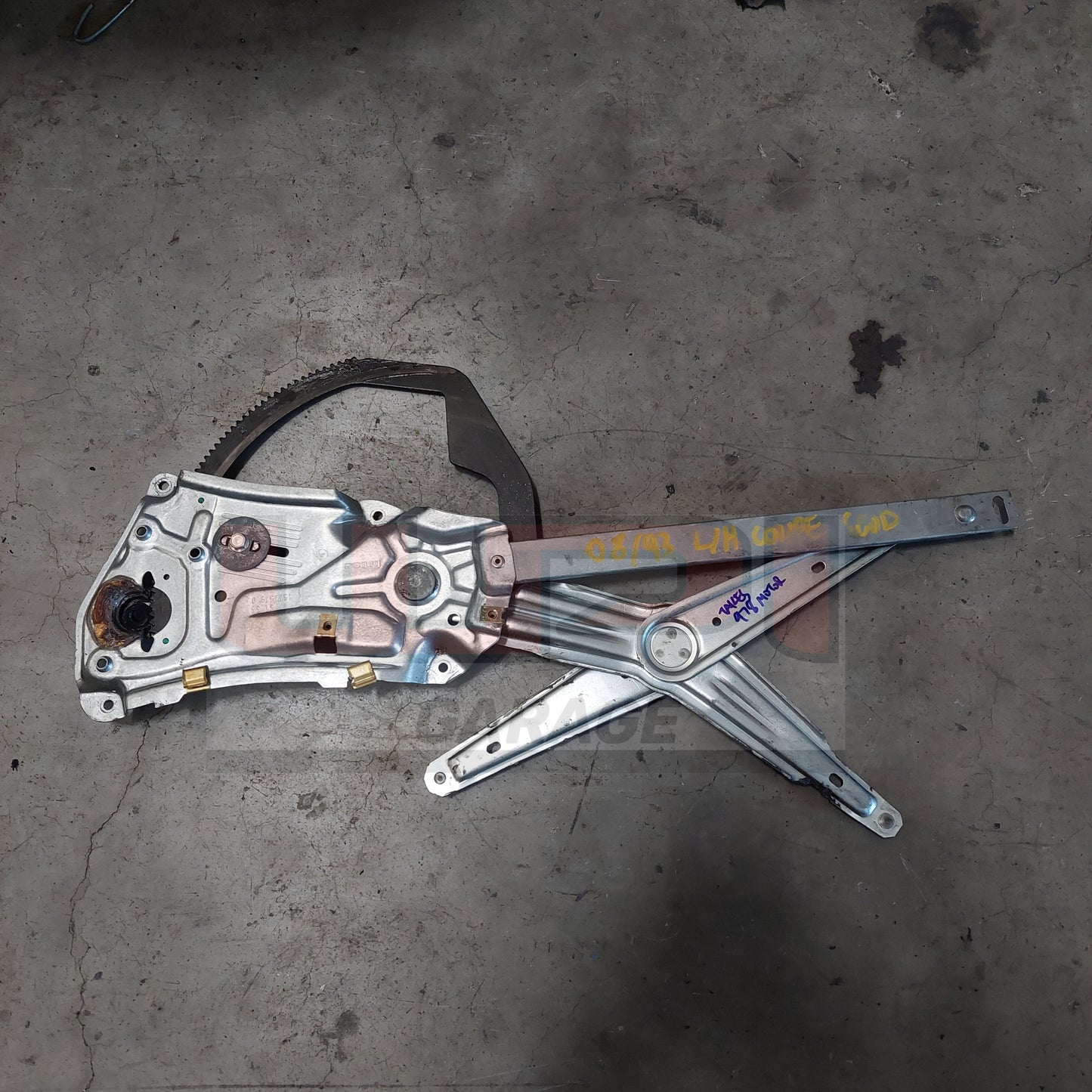 BMW E36 Window regulator  LH  coupe/ convertible  51331977579