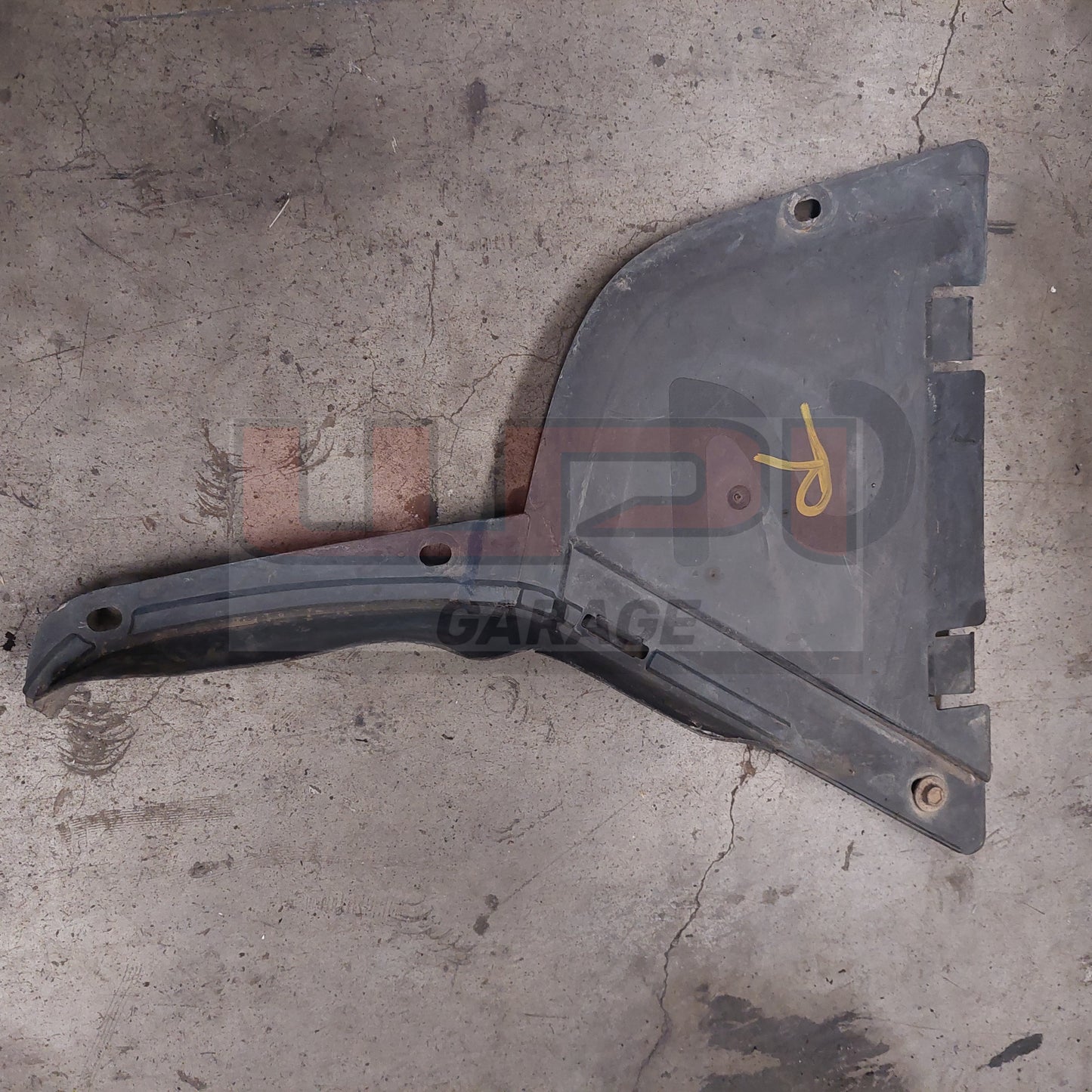 BMW E36 Front bumper support  Right  51711977118