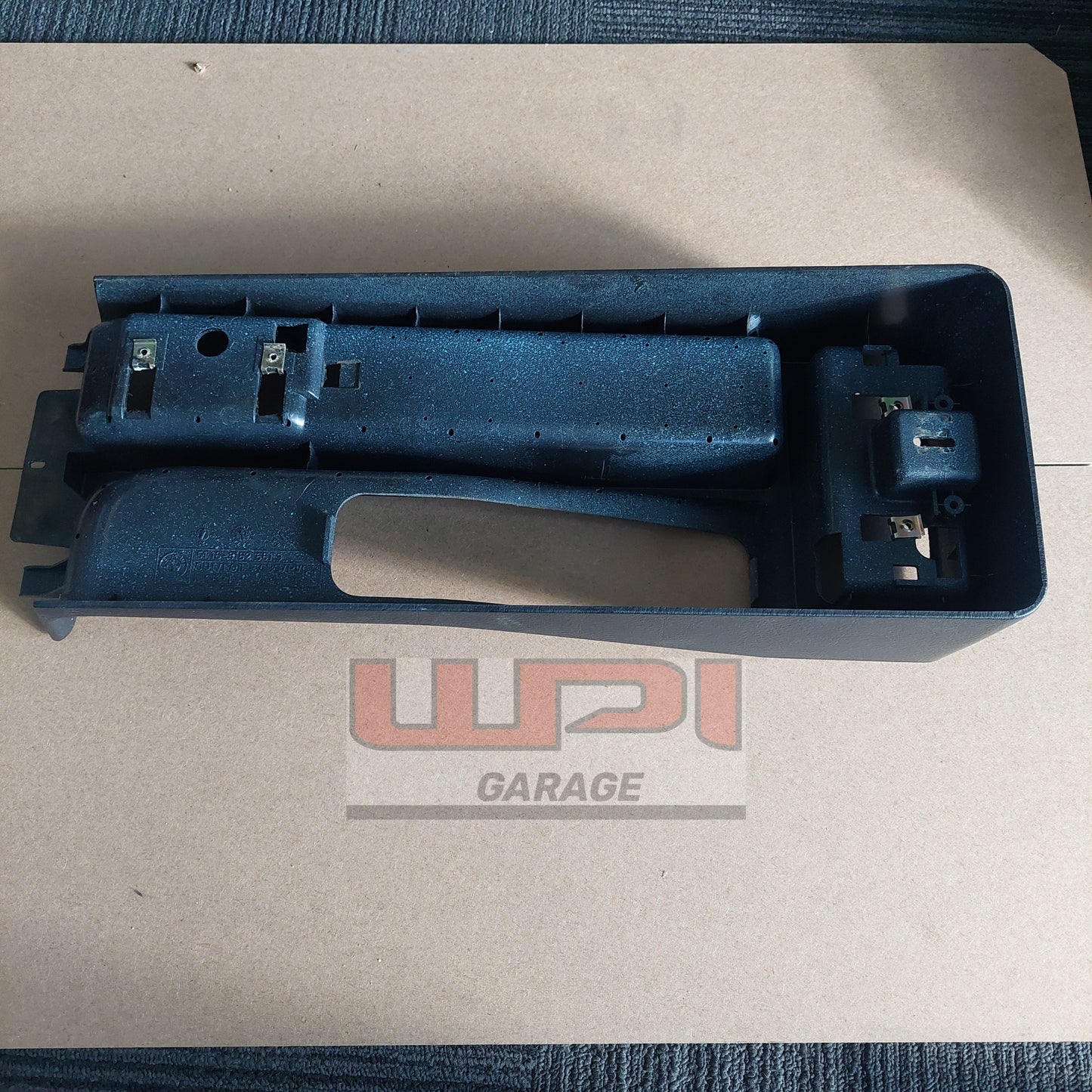 BMW E36  centre console (black) 511681626619